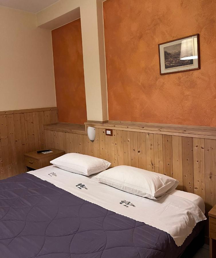 Albergo Baffo Chiuro Esterno foto