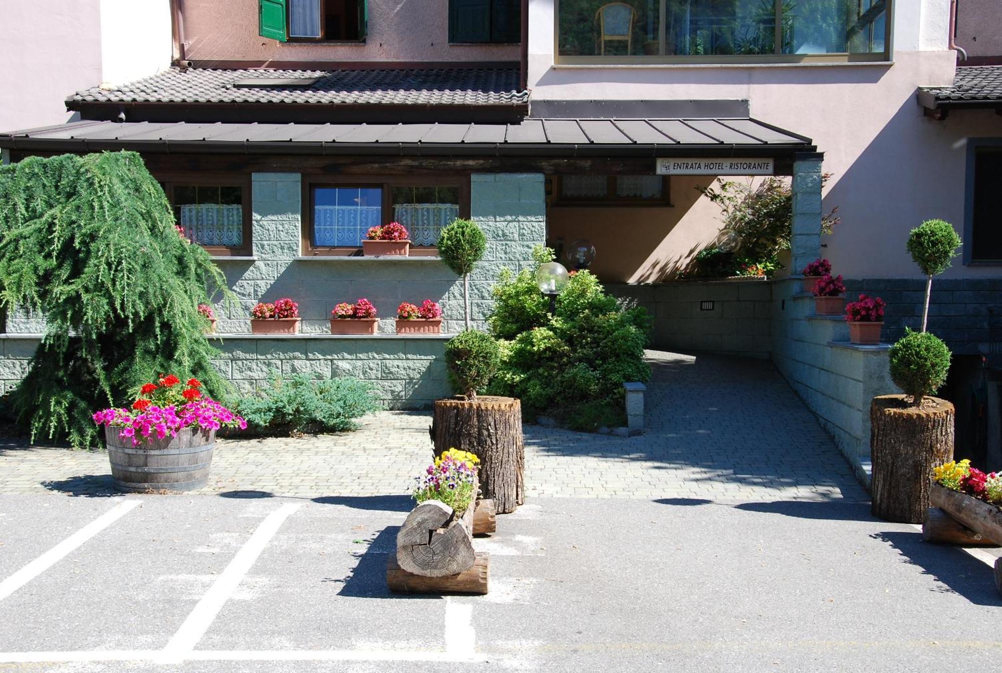 Albergo Baffo Chiuro Esterno foto
