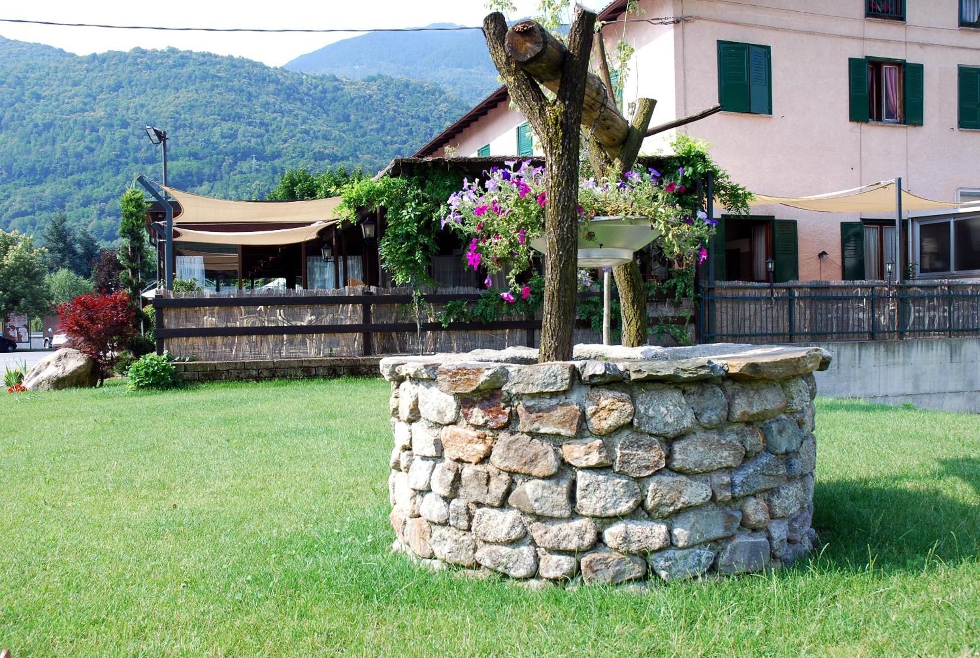 Albergo Baffo Chiuro Esterno foto