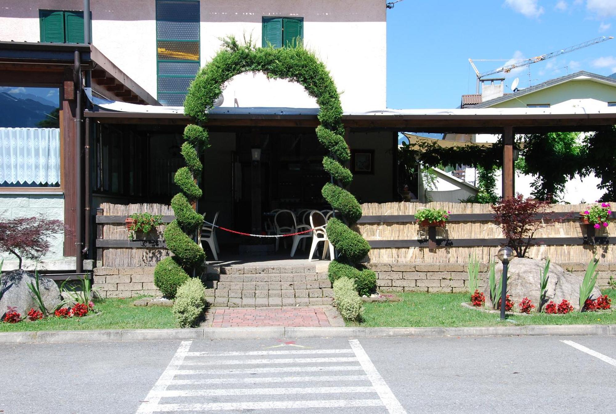 Albergo Baffo Chiuro Esterno foto